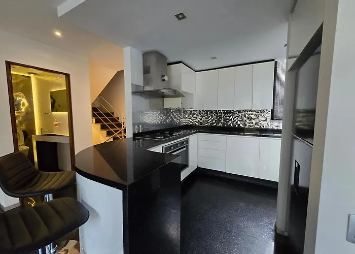 Lujosa Casa En Del Valle, 10 Personas, Garage, Jacuzzi Y Roof Garden Con Asador Hébergement de vacances