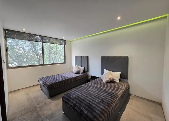 Lujosa Casa En Del Valle, 10 Personas, Garage, Jacuzzi Y Roof Garden Con Asador *